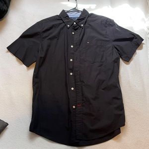 Black Tommy shirt